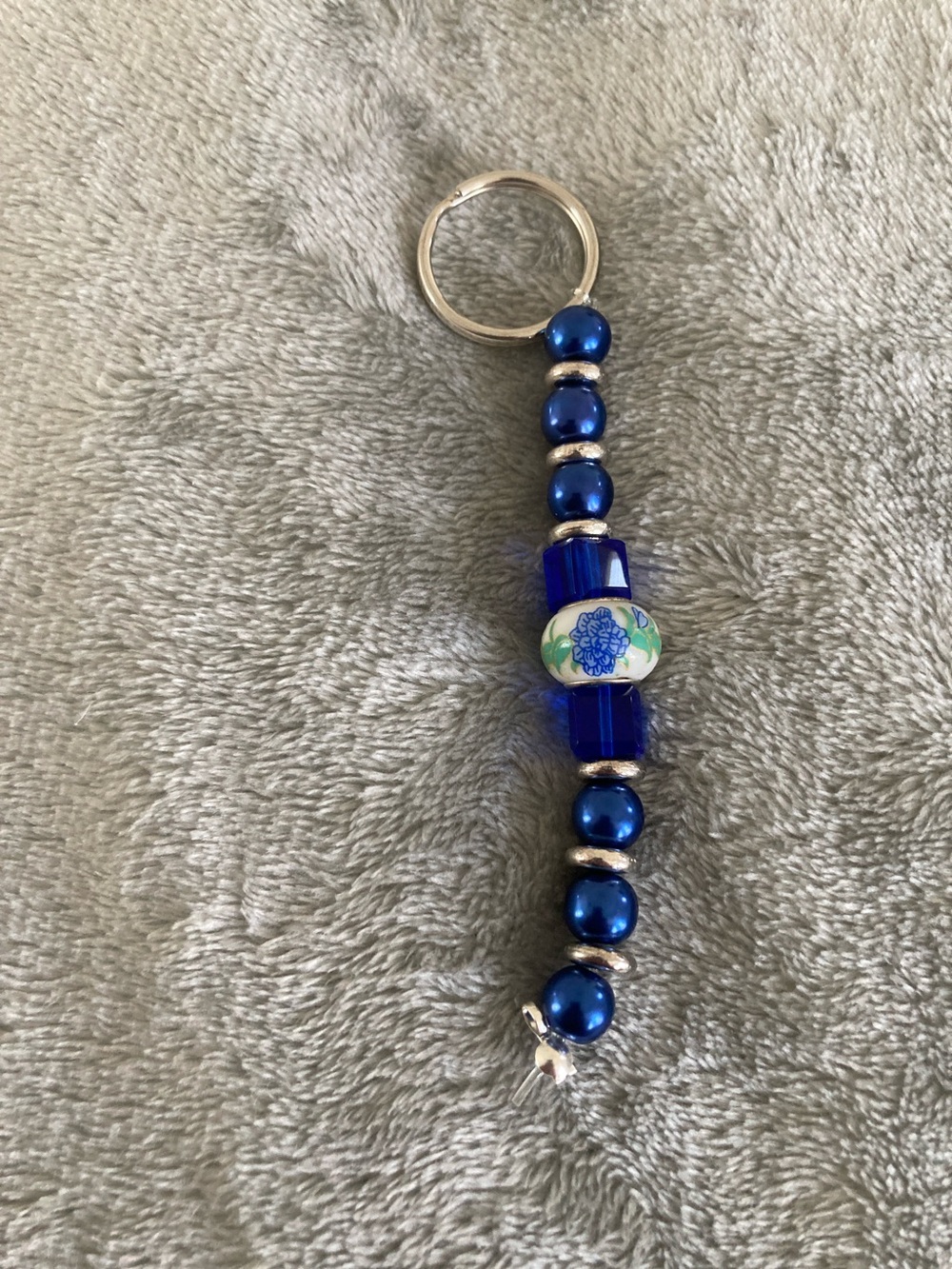 Blue floral beaded keychain